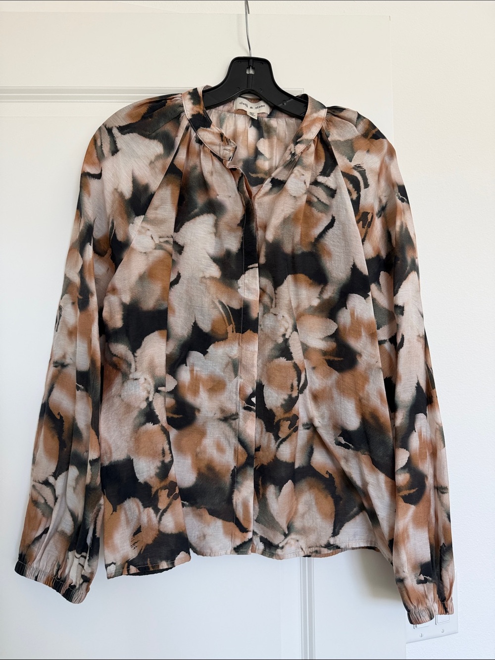 cloth & stone Floral-Print Button-Down Blouse in Black, Tan & Cream